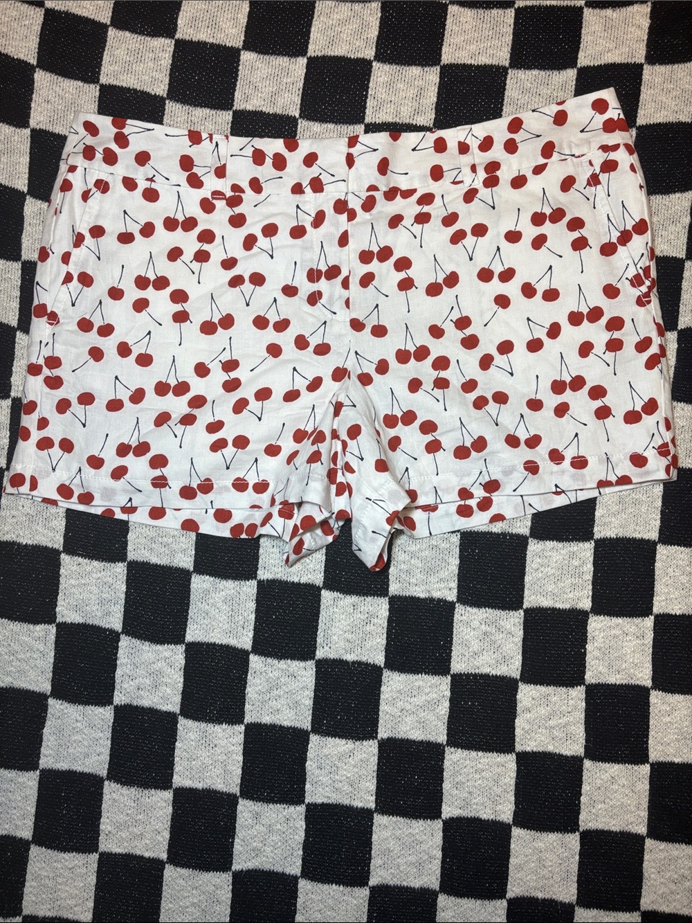 🍒 NWT LOFT Cherry Print 4" Shorts